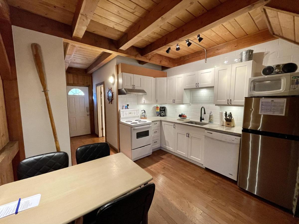 Waterfront Timber Frame Cottage! Юклулет Екстер'єр фото