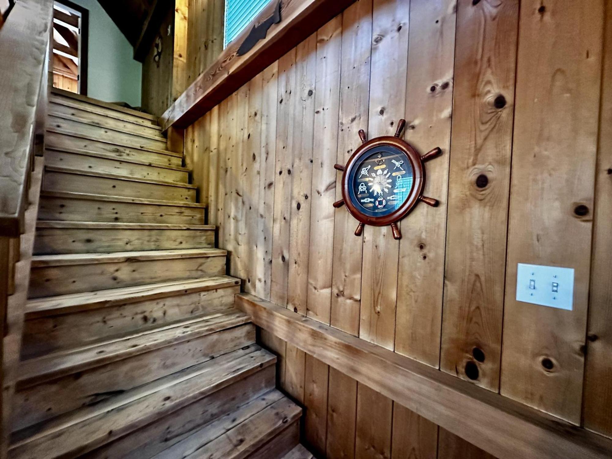 Waterfront Timber Frame Cottage! Юклулет Екстер'єр фото